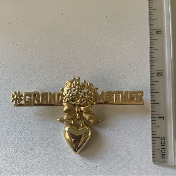 Grandmother Brooch jewelry pin - Picture 10 of 11
